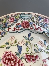 A varied collection of 34 pieces of Chinese porcelain, Kangxi and later