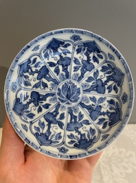 A varied collection of 34 pieces of Chinese porcelain, Kangxi and later