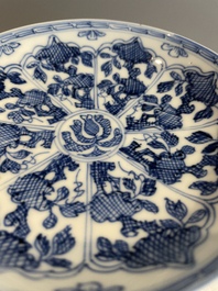 A varied collection of 34 pieces of Chinese porcelain, Kangxi and later