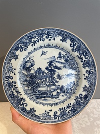 A varied collection of 34 pieces of Chinese porcelain, Kangxi and later