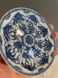 A varied collection of 34 pieces of Chinese porcelain, Kangxi and later