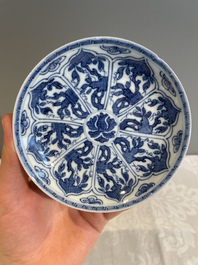 A varied collection of 34 pieces of Chinese porcelain, Kangxi and later