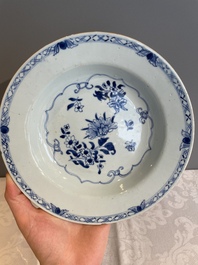 A varied collection of 34 pieces of Chinese porcelain, Kangxi and later