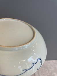 A varied collection of 34 pieces of Chinese porcelain, Kangxi and later