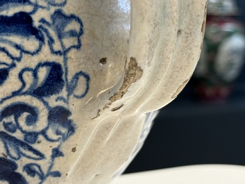 A blue and white Antwerp maiolica 'a foglie' wet drug jar, 2nd half 16th C.