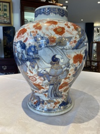 A pair of fine Chinese Imari-style vases and covers with narrative design, Kangxi