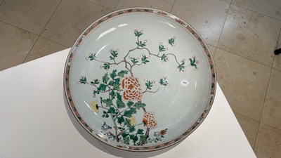 A Chinese famille verte dish with floral design, Kangxi