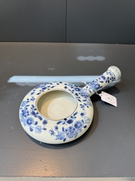 A Chinese porcelain spittoon, two walking stick knobs, five knife handles, Kangxi/Qianlong