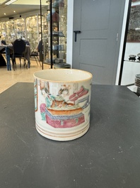 A varied collection of thirteen pieces Chinese famille rose and verte porcelain, 19th C.