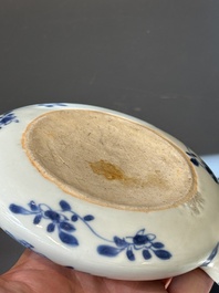 A Chinese porcelain spittoon, two walking stick knobs, five knife handles, Kangxi/Qianlong