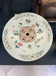 A Chinese famille rose pedestal stand with floral design, 19th C.