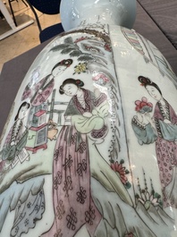 A pair of Chinese famille rose vases with ladies in a garden, signed Rongfang, 19/20th C.