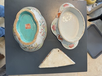 A varied collection of thirteen pieces Chinese famille rose and verte porcelain, 19th C.