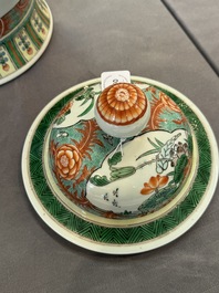 A pair of Chinese famille verte 'Wen Wang Fang Xian 文王訪賢' vases and covers, 19th C.