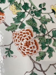 A Chinese famille verte dish with floral design, Kangxi