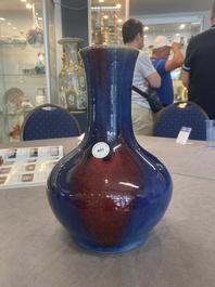 A Chinese flamb&eacute;-glazed vase, 18/19th C.