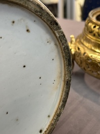 A large Chinese yellow-ground Dayazhai-style 'dragons' jar and cover on gilt bronze stand, 19th C.