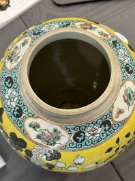 A large Chinese yellow-ground Dayazhai-style 'dragons' jar and cover on gilt bronze stand, 19th C.