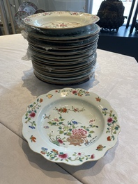A collection of 22 Chinese famille rose and Imari-style plates, 18th C.