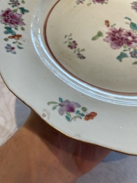 A collection of 22 Chinese famille rose and Imari-style plates, 18th C.