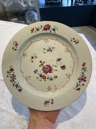 A collection of 22 Chinese famille rose and Imari-style plates, 18th C.