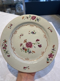A collection of 22 Chinese famille rose and Imari-style plates, 18th C.
