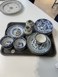 A varied collection of Chinese blue and white, grisaille and famille verte porcelain, Kangxi and later
