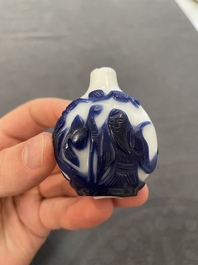 Ten Chinese overlay, multi-coloured and monochrome glass snuff bottles, 19/20th C.