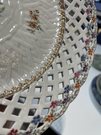 A Chinese blue and white dish, a plate and three famille rose plates, Qianlong and later