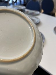 A pair of Chinese Imari-style plates, a plate and a pair of saucers, Kangxi/Yongzheng