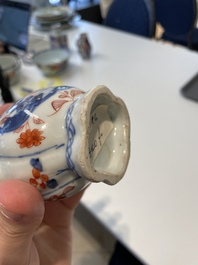 A varied collection of fourteen Chinese Imari-style wares, Kangxi/Qianlong
