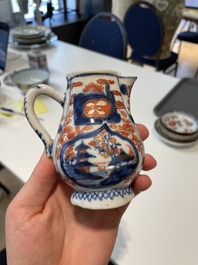 A varied collection of fourteen Chinese Imari-style wares, Kangxi/Qianlong