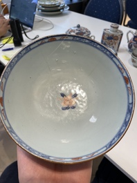 A varied collection of fourteen Chinese Imari-style wares, Kangxi/Qianlong
