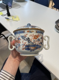 A varied collection of fourteen Chinese Imari-style wares, Kangxi/Qianlong