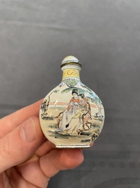 Eleven Chinese snuff bottles in amber, agate, rock crystal, lacquer, hardstone, metal and wood, 19/20th C.