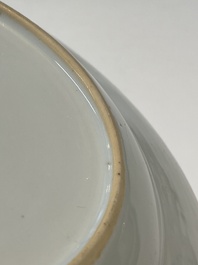 A pair of Chinese Imari-style plates, a plate and a pair of saucers, Kangxi/Yongzheng