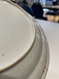A pair of Chinese Imari-style plates, a plate and a pair of saucers, Kangxi/Yongzheng