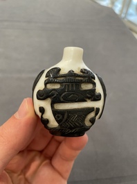 Ten Chinese overlay, multi-coloured and monochrome glass snuff bottles, 19/20th C.