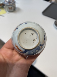 A varied collection of fourteen Chinese Imari-style wares, Kangxi/Qianlong