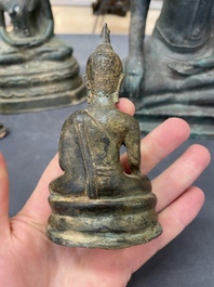 Four various Burmese bronze Buddhas, 15/17th C.