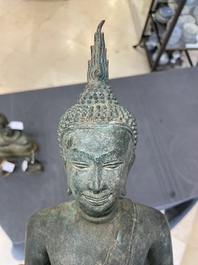 Four various Burmese bronze Buddhas, 15/17th C.