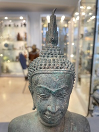Four various Burmese bronze Buddhas, 15/17th C.