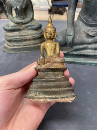 Four various Burmese bronze Buddhas, 15/17th C.