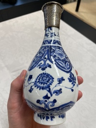 Four Chinese blue and white vases and a stem cup, Kangxi and later