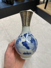 Four Chinese blue and white vases and a stem cup, Kangxi and later