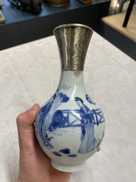Four Chinese blue and white vases and a stem cup, Kangxi and later
