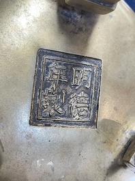 Six various Chinese bronze censers, 19/20th C.