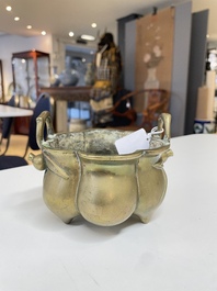 Six various Chinese bronze censers, 19/20th C.