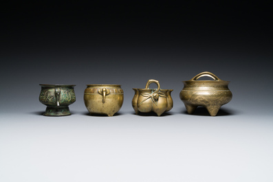 Six various Chinese bronze censers, 19/20th C.