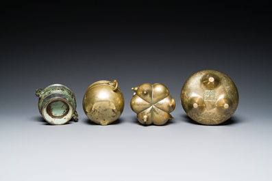 Six various Chinese bronze censers, 19/20th C.